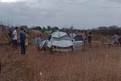 Grave acidente entre a  Aprazível e Coreaú deixa um morto e dois feridos em Sobral-CE