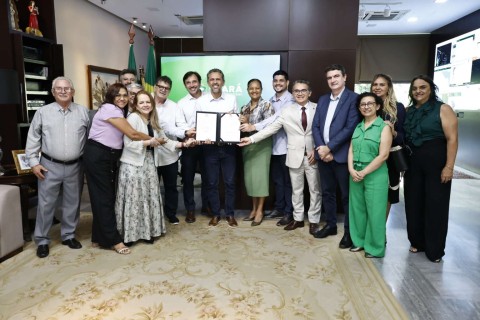 Governo do Ceará assegura melhor salário do Nordeste a servidores administrativos de universidades estaduais