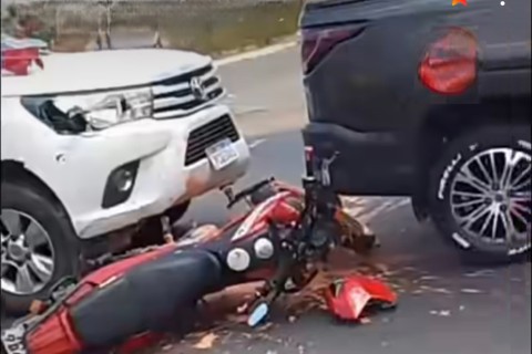 Colisão entre três veículos é registrada na CE-060 em Quixeramobim-CE