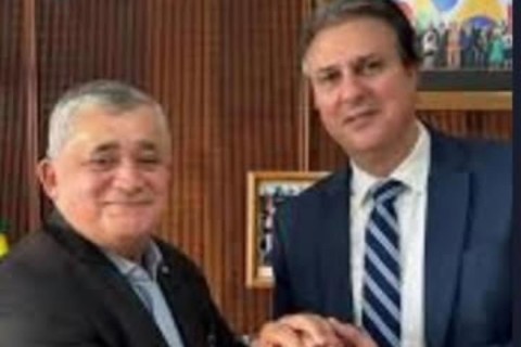 Camilo Santana descarta candidatura de José Guimarães ao Senado