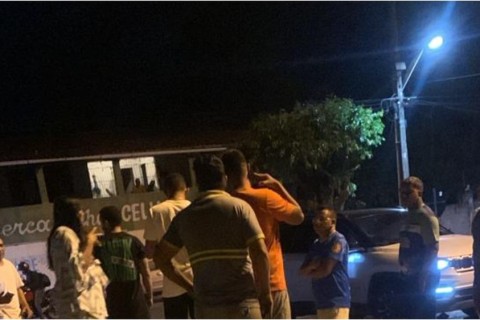 Acidente entre carro e motocicleta deixa homem e adolescente mortos na Grande Fortaleza-CE