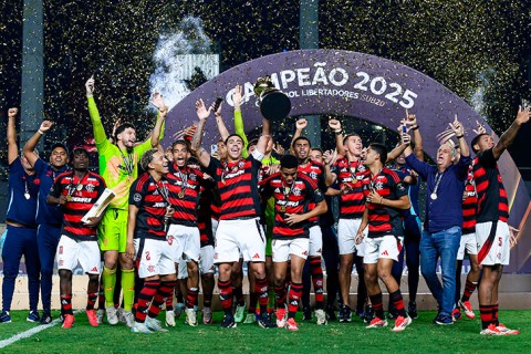 Flamengo faz história: vence o Palmeiras e conquista o tetracampeonato da Libertadores