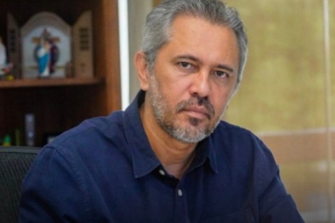 Elmano sanciona lei que dará auxílio de R$ 500 para órfãos da Covid-19 do Ceará