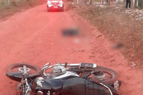 Mulher morre após ser atropelada por motocicleta na zona rural de Carnaubal no Ceará