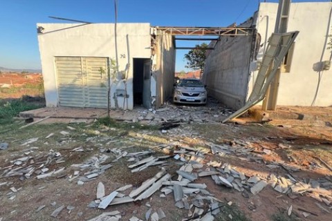 Fábrica clandestina de fogos de artifício explode no Ceará; vizinho morre após susto