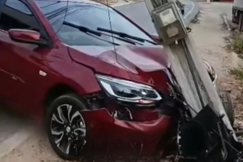 Acidente em Mombaça-CE provoca danos materiais e deixa rede elétrica danificada no Sertão Central