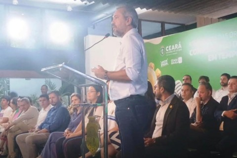 Elmano assina ordem de serviço para construção de escolas de tempo integral em Crato e Juazeiro do Norte