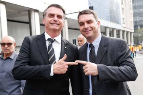 Bolsonaro escolhe Flávio como candidato à presidência em 2026