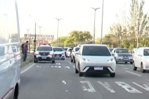 Homem invade empresa, pula em piscina e morre afogado em Fortaleza-CE