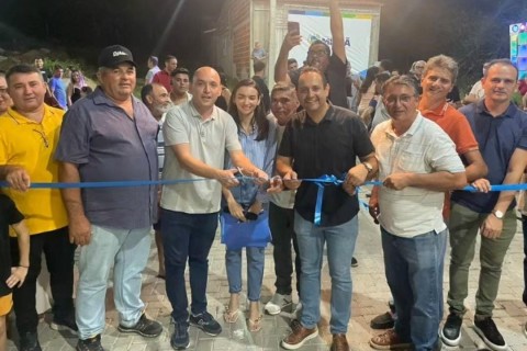 Prefeito Alan Macêdo de Milhã inaugurou calçamento de várias ruas e dá ordem de serviço para construção de uma Unidade Básica de Saúde