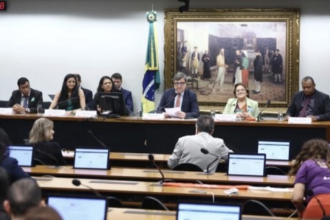 Danilo Forte anuncia que o relatório sobre piso nacioal dos profissionais de educação deve sair próxima semana