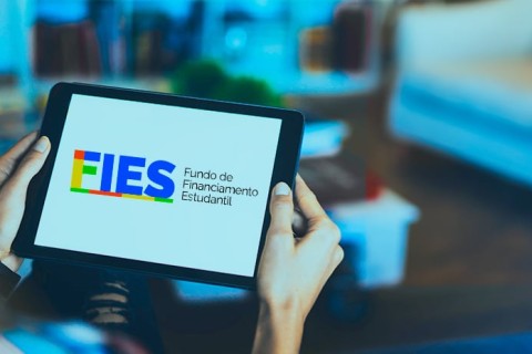 Beneficiando mais de 160 mil estudantes com parcelas em atraso, renegociação de dívidas do Fies começa neste sábado