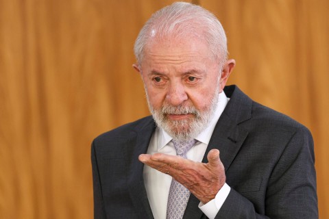 Governo Lula é aprovado por 48% dos brasileiros e desaprovado por 49% aponta pesquisa