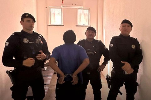 Homem é preso após expor partes íntimas para jovem dentro de ônibus em Fortaleza-CE