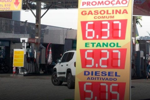 Gasolina fica até R$ 0,12 mais barata em Fortaleza após corte da Petrobras nas refinarias