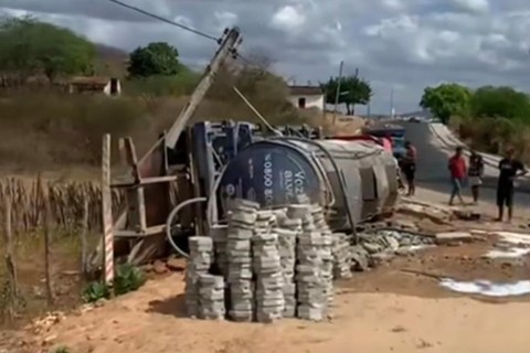 Acidente de trânsito é registrado na cidade de Mombaça-CE