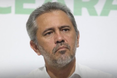 Governador Elmano de Freitas diz que todos os ataques de internet resultaram em prisões