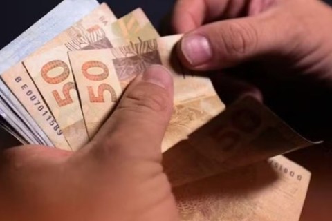 Servidores do Ceará terão pagamento antecipado da 2ª parcela do 13º salário