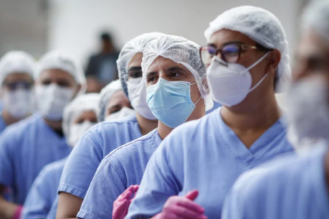 Profissionais de enfermagem crescem 44% em cinco anos no país