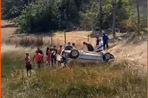 Veículo capota várias vezes na BR 402 entre Cruz e Acarau e deixa feridos grave