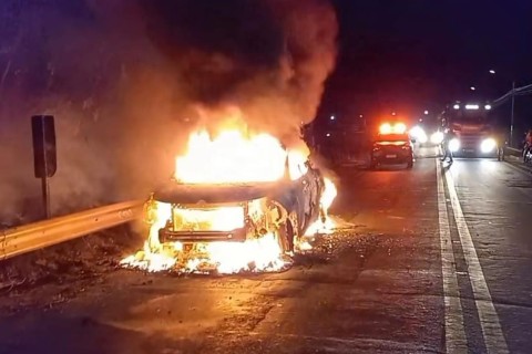 Carro pega fogo na cidade de Iguatu-CE