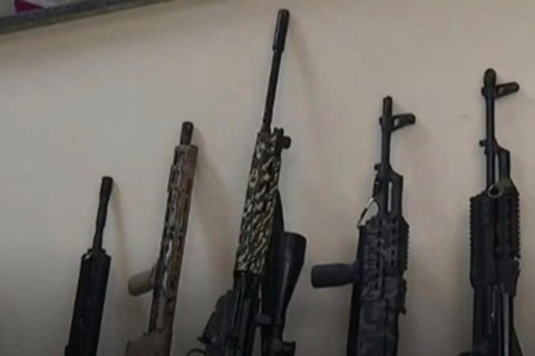 Operação prende criminosos que fornecem armas para facção no Ceará