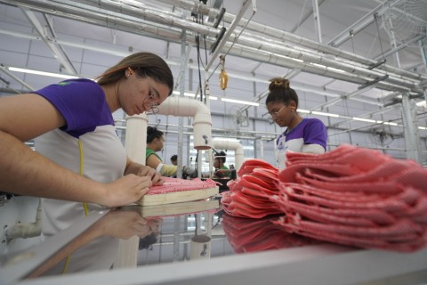 Após tarifaço dos Estados Unidos, 25 municípios do Ceará registram perdas em exportações, aponta Camex