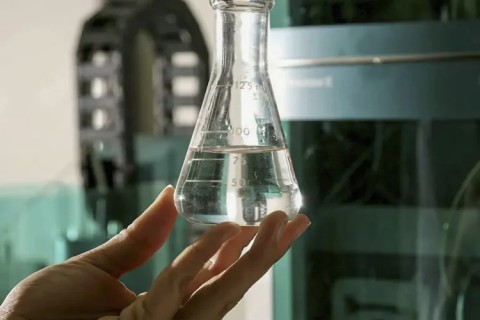 Atualização: Brasil registra 32 casos confirmados de intoxicação por metanol após consumo de bebidas alcoólicas